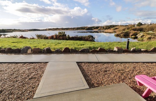 Burtonport Cabaña | THE WHEELHOUSE POD NO. 8, romantic in Burtonport, County Donegal