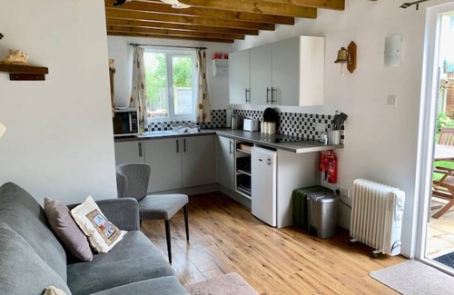 Southwold Cabina | 'The Wheelhouse' with a nautical theme