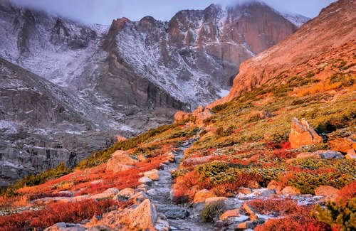 Estes Park Cabaña | The Whispering Pines beckons adventurers seeking an escape unlike any other.