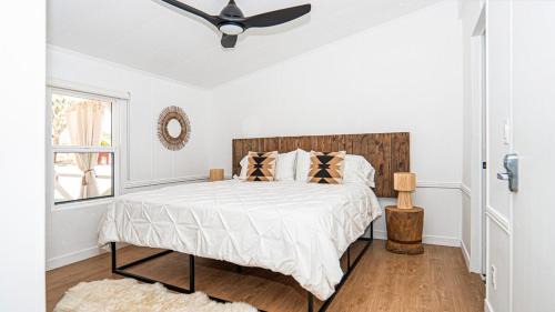 Pioneertown Casa | The Whispering Wind Tree