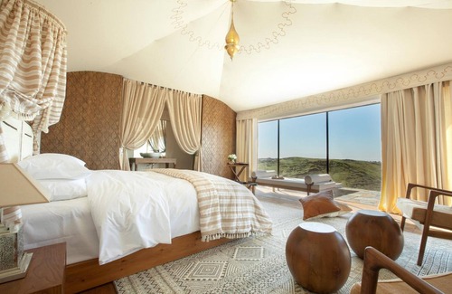 Nzala Otro | The White Camel Lodge