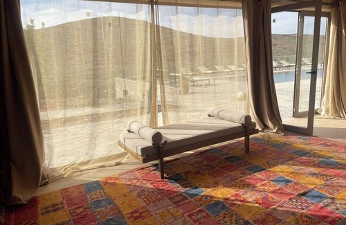 Nzala Otro | The White Camel Lodge