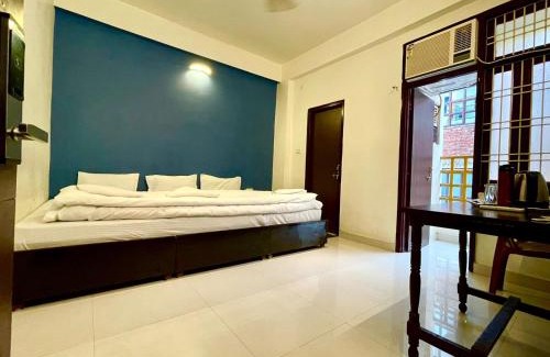 Varanasi Hotel | The White Canyon