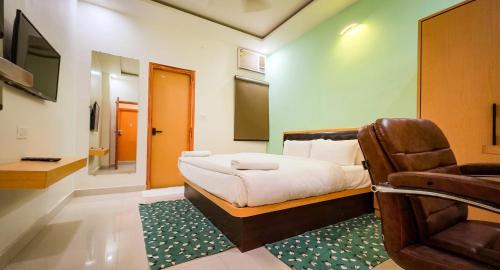 Varanasi Hotel | The White Canyon