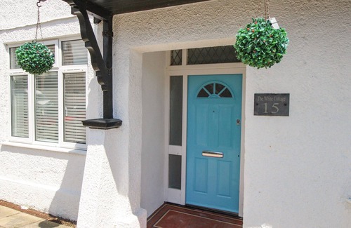 Weymouth Cabaña | The White Cottage