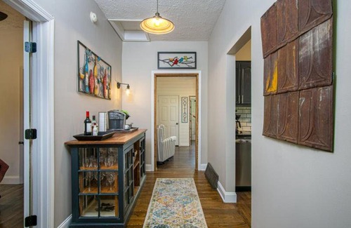 Brevard Casa | The White Cottage