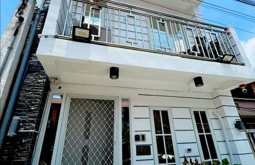 Clark Casa | The White Haven is 15 mins away from Clark's Must See Destinations and Airport.