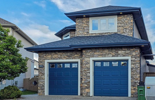 Southwest Edmonton Casa | The White House
