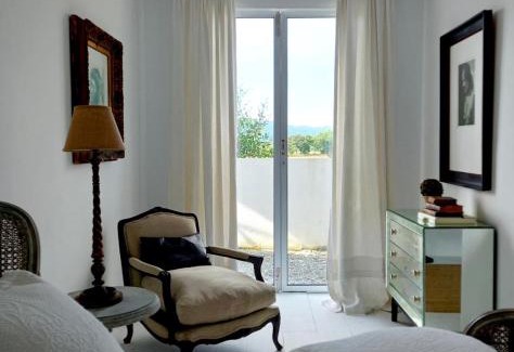 Bukit Temin Casa | The White House Homestay