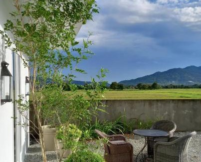 Bukit Temin Casa | The White House Homestay