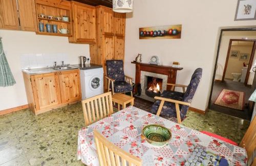 Inishnee Casa | The White House