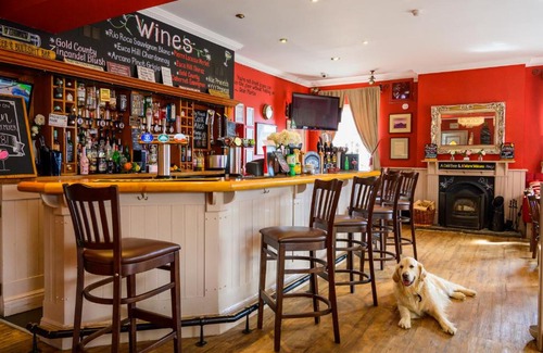 Whitby Hotel | The White House Inn - Whitby