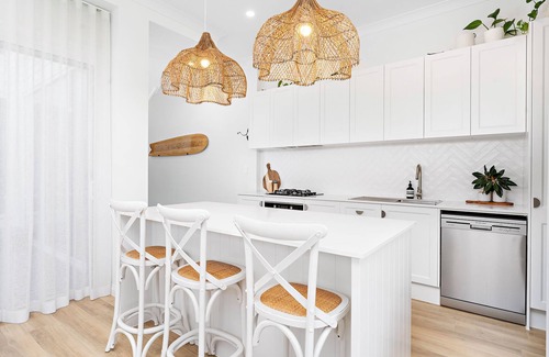 Corrimal Casa | The White House near beach + shops