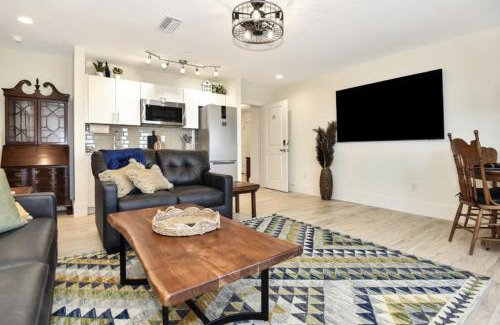 Painters Hill Casa | The White House on Flagler Beach - All