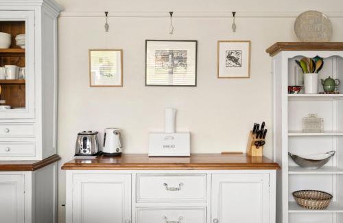 Apollo Bay Casa | The White House Prime Location and Oozing Character