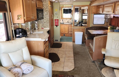 Tubac Casa | The White House RV, A UNIQUE RENTAL IN THE HEART OF TUBAC VILLAGE, AZ