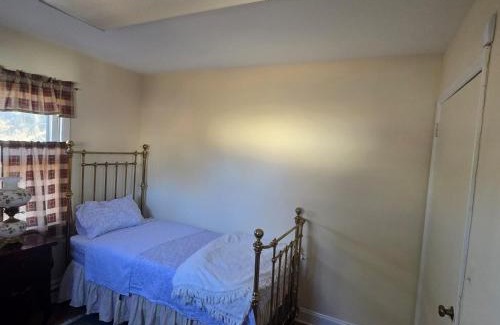 Plainfield Casa | The White House