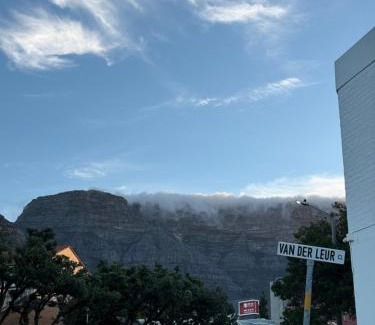 Cape Town City Centre Villa | The White House - Zonnebloem