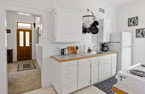 Market District Casa | The White Lotus: 2 mi to U of O/Downtown