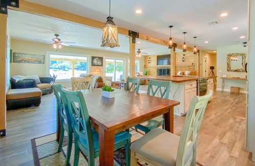Flippin Casa | The White River at your doorstep with NEW private dock