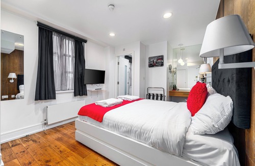 Whitechapel Hotel | The Whitechapel