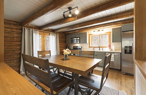 Whitefish Casa | The Whitefish Trail Retreat - ¡Cabaña en 10 acres cerca del centro de Whitefish!