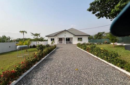 Nungua Apartamento | The Whitehouse Villa