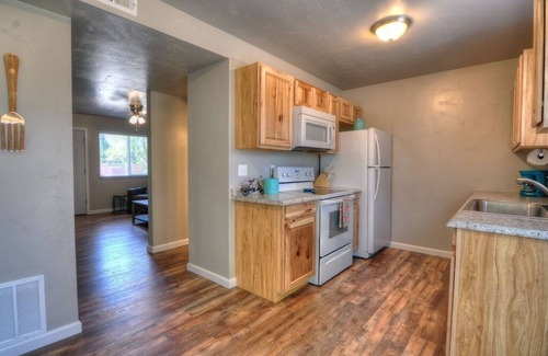 Grand Junction Casa | The Whole Enchilada w/4 townhomes, Hot Tub