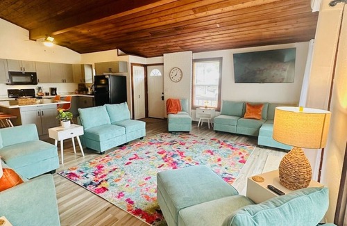 Sunrise Beach Casa | The whole family. On the water! 6 Bedroom