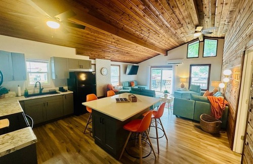 Sunrise Beach Casa | The whole family. On the water! 6 Bedroom