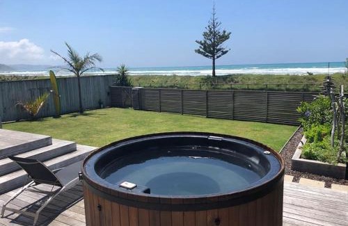 Waimarama Casa | The Whyte House - Waimarama Beachfront