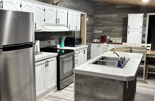 Red Jacket Casa | The Wild & Wonderful – Steps from Hatfield-McCoy Trails