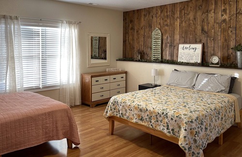 Steelville Casa | The Wildflower - Near Huzzah and Bass Resort