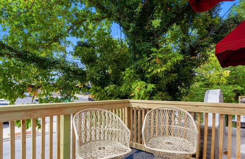 Fayetteville Apartamento | The Wildflower - Walk Everywhere Downtown