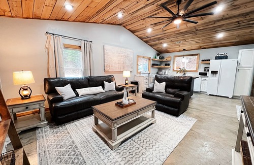 Pittsburg Cabaña | The Wildrock Cottage