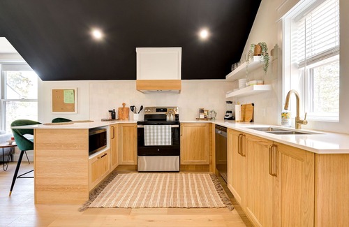 Kitchener Apartamento | The Willow ⍋ | 1 Bed 1 Bath | 2nd Storey Suite