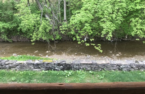 Wheeling Casa | The Willow Cabin - Luxury Cabin on the Creek cerca de las atracciones