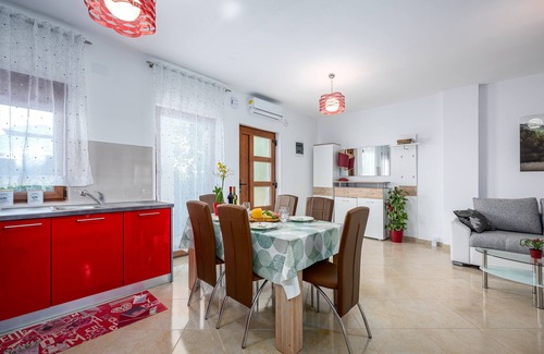 Marcana Apartamento | El Apartamento Willow Garden Apartment Summer Breeze Apartment