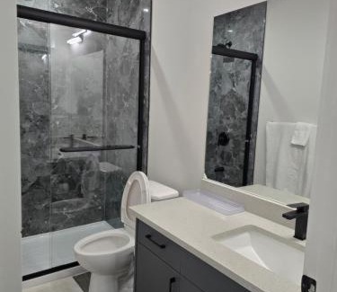 Calgary Apartamento | The Willow Nest lower suite-2 Rooms