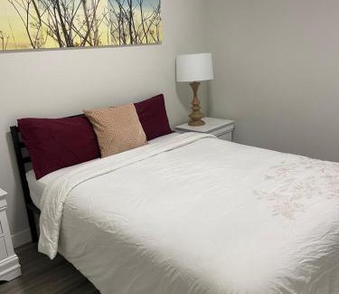 Calgary Apartamento | The Willow Nest lower suite-2 Rooms