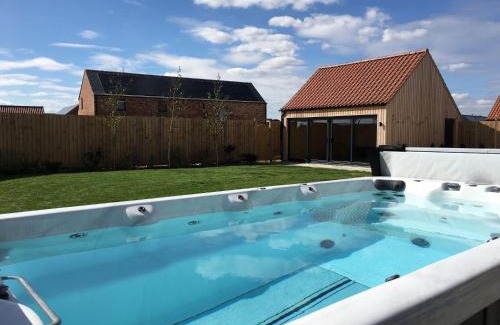 Dunholme Casa | The Willows, Ashlin Farm Barns