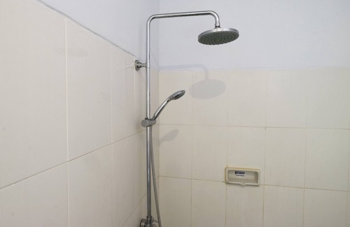 Batu Bolong Hotel | The Wina Guesthouse 2