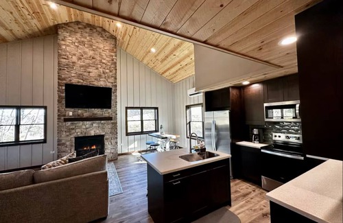 Richland Center Cabina | The Windmill Whisper is little gem, tucked away in the ridges of Rockbridge, WI