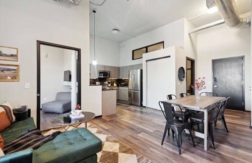 Fairmount Apartamento | The Windsor Apt | GYM, Game Rm, Rooftop, Central Locaton
