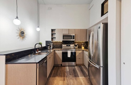 Fairmount Apartamento | The Windsor Apt | GYM, Game Rm, Rooftop, Central Locaton