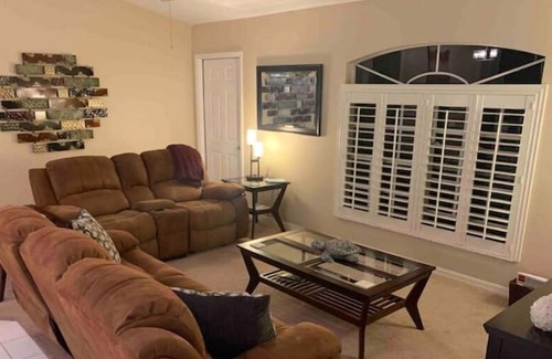 Joel Casa | "The Windy Palm" w king suite to pool