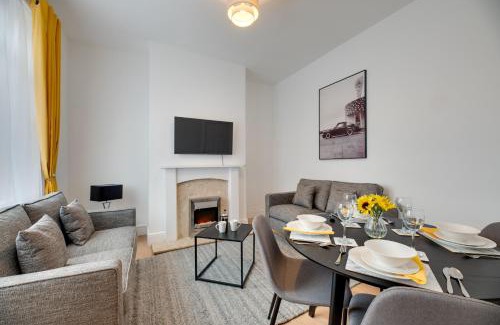 Fenham Casa | The Wingrove Retreat by Week2Week Contractor & Business Travel Stays