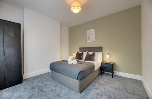 Fenham Casa | The Wingrove Retreat by Week2Week Contractor & Business Travel Stays