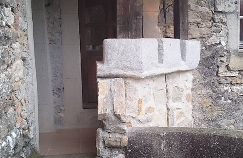Servas Casa | La única cabaña medieval en el Gard, original con patio interior, en dos hectáreas.