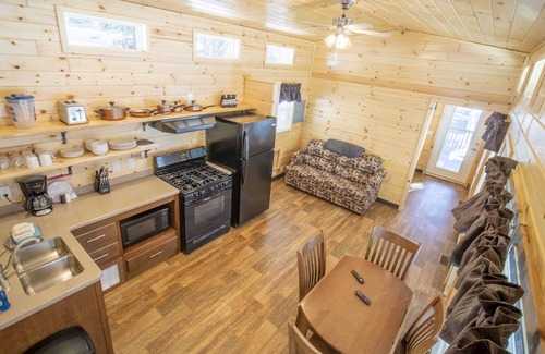 Bayfield Cabina | The Wolf Den Cabin #13